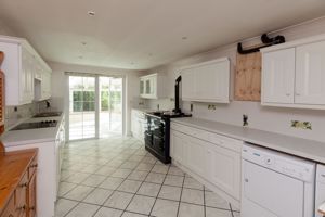 Kitchen / Breakfast Room - click for photo gallery